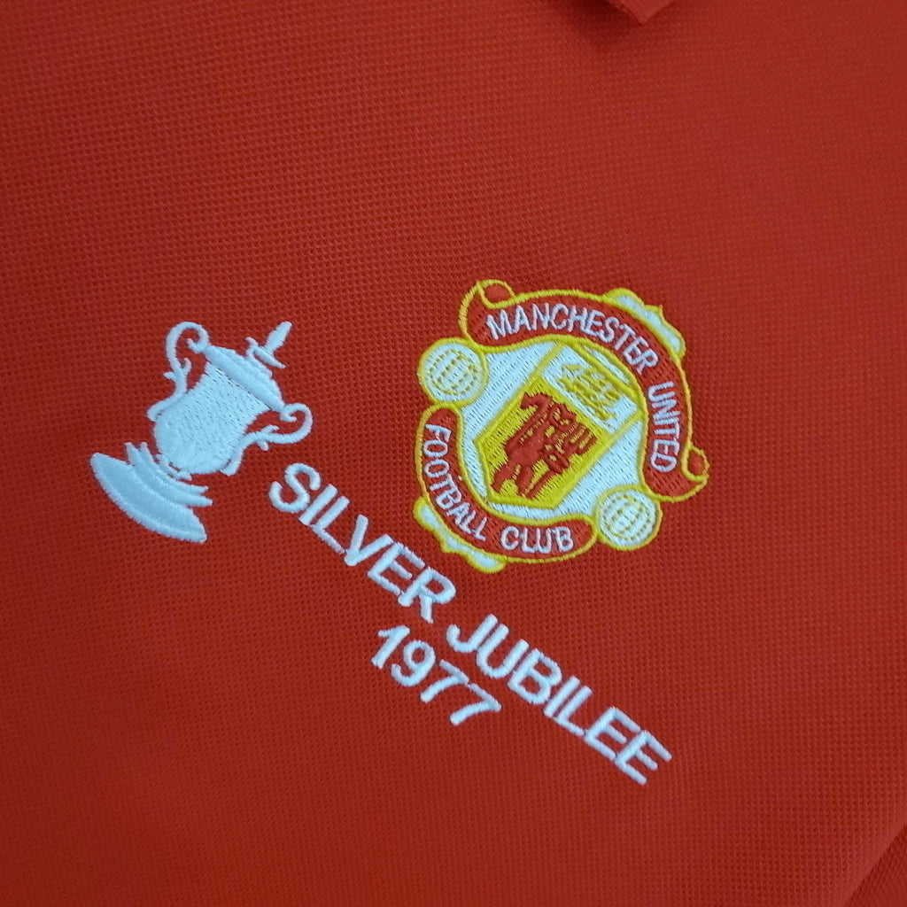 Camisa Manchester United Titular 1977 - Retrô - Central das Camisas