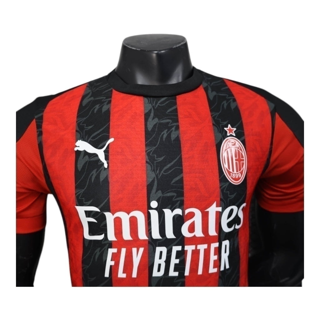 Camisa Inspirada AC Milan Titular 25/26 - Jogador Central das Camisas