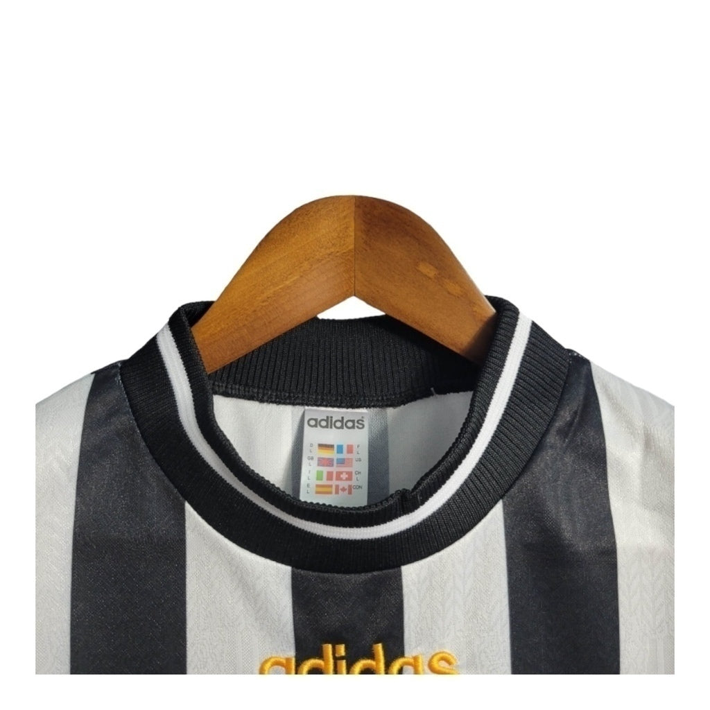 Camisa Newcastle United Titular 95/97 - Retrô - Central das Camisas