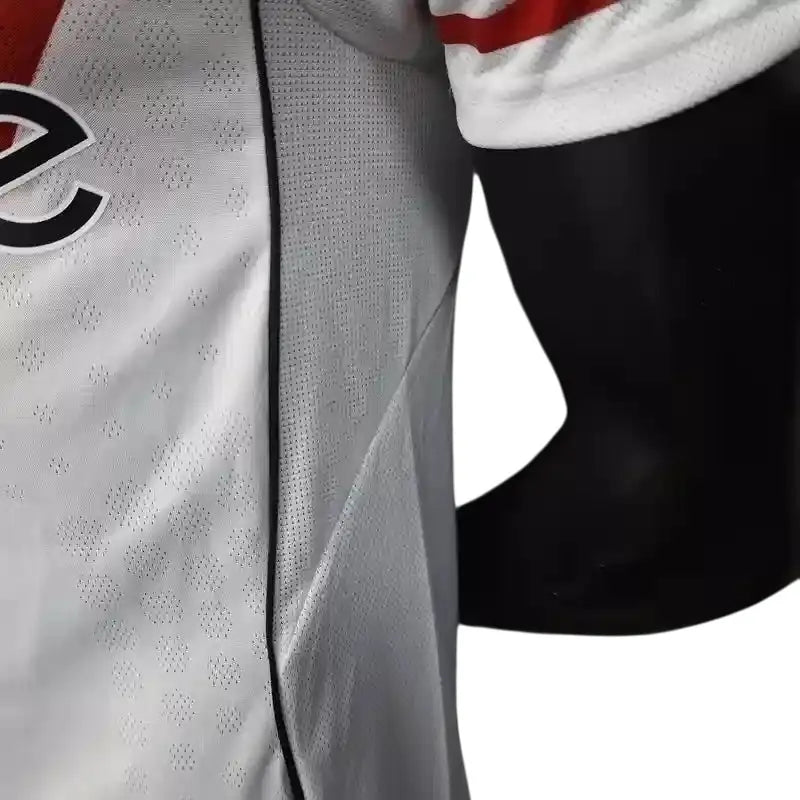 Camisa  River Plate I 25/26 - Jogador Masculina - Branca e vermelha - Central das Camisas