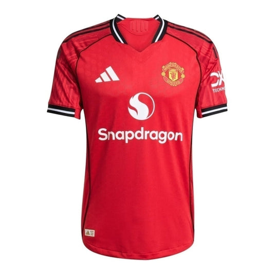 Camisa Manchester United I 25/26 - Torcedor Masculina - Vermelha com detalhes em preto - Central das Camisas