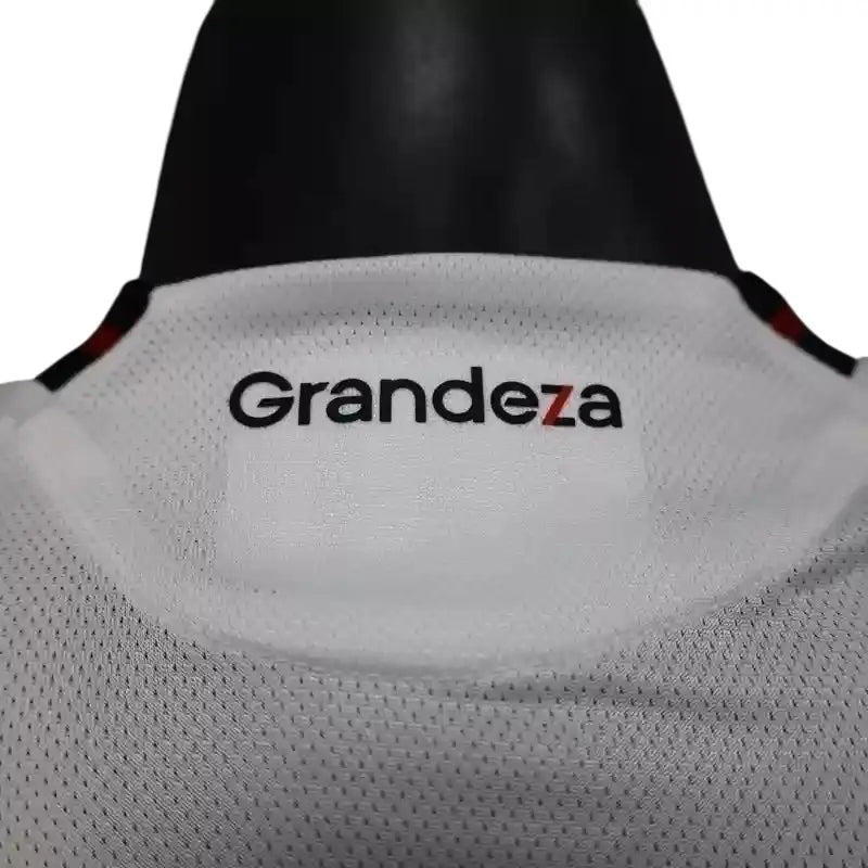Camisa  River Plate I 25/26 - Jogador Masculina - Branca e vermelha - Central das Camisas